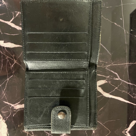 $950 CHANEL Black Caviar-Leather Wallet - Picture 6 of 14